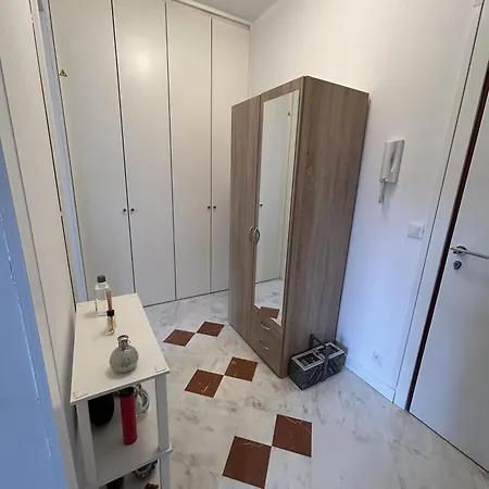 Appartement Studio - Jardin Exotique - 40 Metres Carres